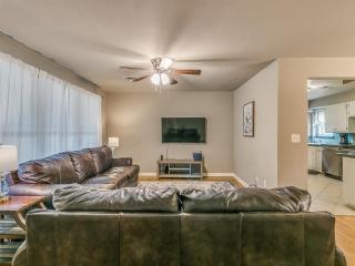 Comfortable NW OKC Home with Fenced Yard - 8