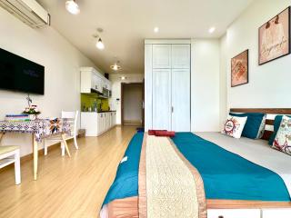 Premium Luxury Stu Apartment with Beautiful Skyline at Vinhomes Green Bay Hanoi - 5