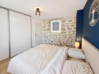 Gîte lumineux rénové avec piscine - Cantal - 9