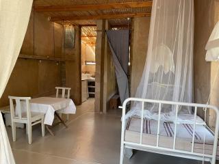 Strooi Kooi - Unique Strawbale Cottage - 8