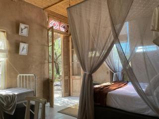 Strooi Kooi - Unique Strawbale Cottage - 0