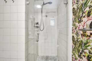 Stylish Garden Studio Gated Morningside Park - 1