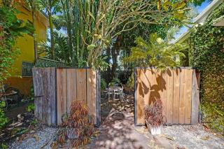 Stylish Garden Studio Gated Morningside Park - 5