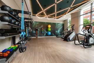 Stylish Apt Near DC & Metro - Pool & Gym - 8