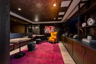 Stylish Apt Near DC & Metro - Pool & Gym - 2