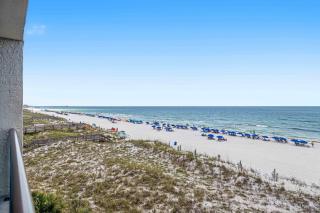 Beachfront Condo minutes from family friendly attractions - 8