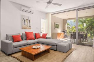 Palm Bay - Luxury Marina Escape - 2