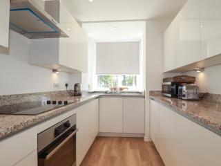 Cwtch Treth - 4