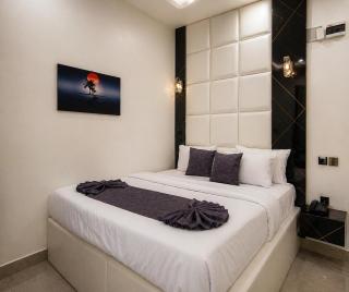 Dpounds Hotel & Suites - 1
