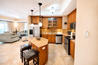 Luxury Three Bedroom Condo - 4