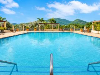 Luxury Three Bedroom Condo - 6
