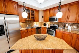 Luxury Three Bedroom Condo - 9