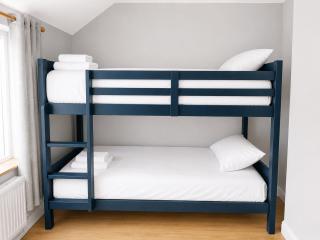 Westport Town Centre Budget Rooms - 1
