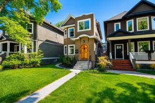 2 Bedroom 18 Ave Downtown - 4