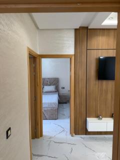 Brand-New 3BR Apartment , Sunny Balconies , Garden View , Near Euromed & Medina - 6