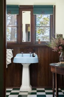 Charming three bedroom cottage near beaches and wineries - 1