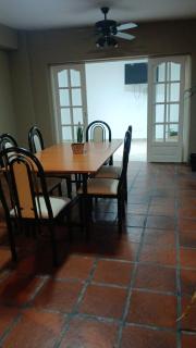 Casa Luminosa Con patio y garaje - 2