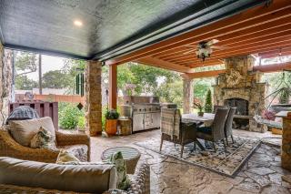 Historic Weatherford Estate w/ Backyard Oasis - 9