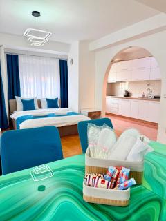 Front Beach Exclusive Apartments - 4