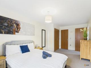 2 Bedroom Flat in Birmingham City Centre with Balcony-12 - 5