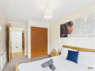 2 Bedroom Flat in Birmingham City Centre with Balcony-12 - 6