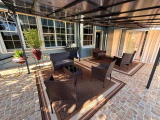 Lake house Large 10 ppl 4 bedroom near beaches mall - 6