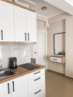 Lukova Center Sunset Apartments - 6