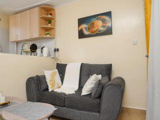 Homes By Vee-Adabal suites - 9