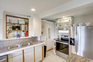 Warwick Apt w/ Waterfront View, Walk to Marina! - 9