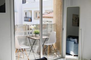 Cozy Apartment 1 Min to the Beach - 4