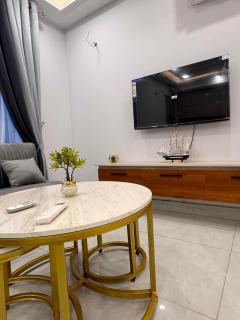 Furnished Apartment in Bahria Town Lahore - 8