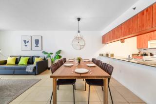 1BR Brickell - Free Parking - Downtown Living & Pool - 7