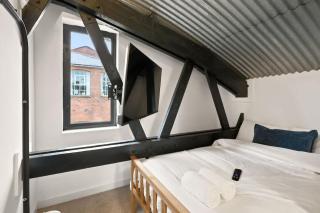 Gated Parking! Birmingham City Centre! JQ, Sleeps 7 - 1