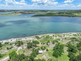 Lakeshore Luxe - 5