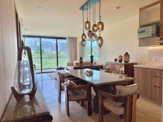Zantamar 704C, facing the sea - 1