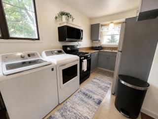 Your turnkey fully furnished 2BD 1 BA spacious apt - 8