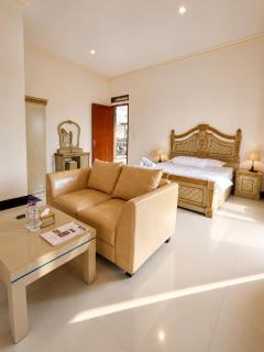 Sorana Hanjawar - Hotel, Pool & Joglo Near Sate Hanjawar - 2
