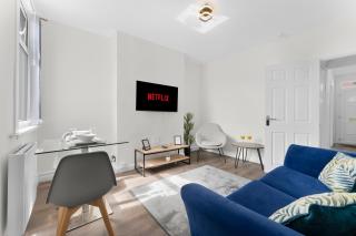 Spacious City Home En-Suites Sleeps 6 - Perfect for Contractors Business Travelers and Families - Free Parking - 3