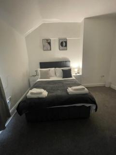 31 Hawthorn Street - 2