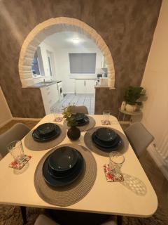 31 Hawthorn Street - 1