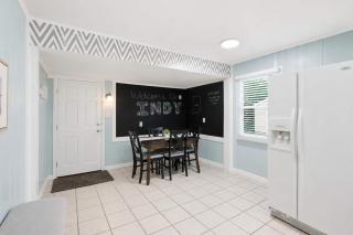 The Primrose Cottage Pet Friendly Private Yard - 3