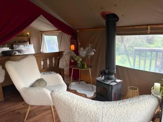 Luxury tree top glamping safari tent - 3