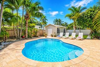 WALK to Beach Luxury 3BR Villa in Hollywood Lakes - 9