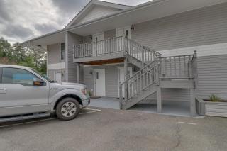 Second-floor condo with full kitchen, washer/dryer, central AC, & boat slip use - 7