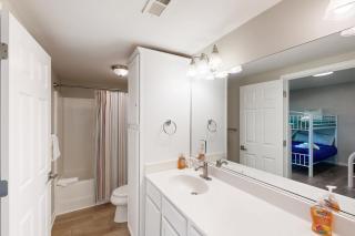 Exquisite dog-friendly home with kayaks, pool table, hot tub, & washer/dryer - 7