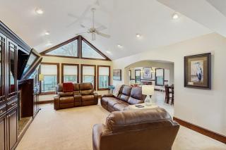 Spacious lakefront house w/private hot tub, deck, fire pit & grill - 3