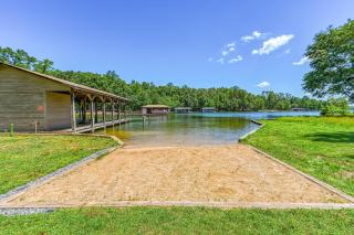 Lakefront Adventure House with Private Dock & WiFi - Dog-Friendly - 6
