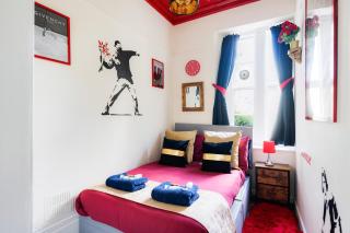 STR8BS8 Banksy 2-Bedroom Apartment, Clifton, Parking & Garden - 8