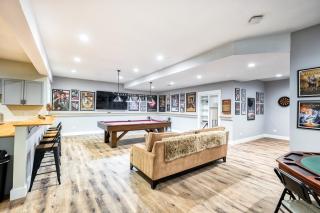 Dog-friendly lakefront home with a game room, children's items, and firepit - 2
