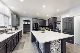 Dog-Friendly spacious house w/private pool, private pool table & ping pong table - 5